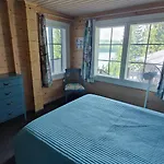 Villa Beautiful House And Sauna On The Lake, 175 M2 *
