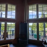 Beautiful House And Sauna On The Lake, 175 M2 *