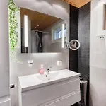 Villa Beautiful House And Sauna On The Lake, 175 M2 *