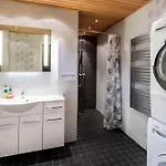 Villa Beautiful House And Sauna On The Lake, 175 M2 *