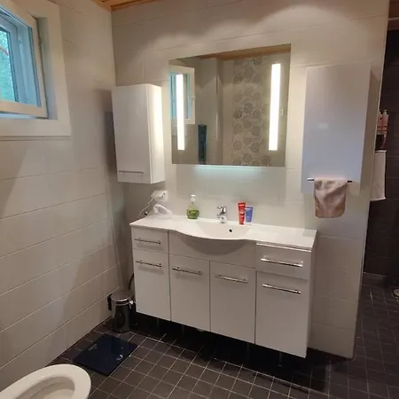 Beautiful House And Sauna On The Lake, 175 M2 Villa