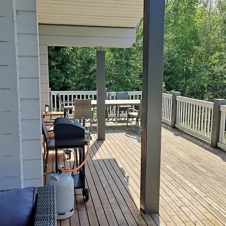 Beautiful House And Sauna On The Lake, 175 M2 Villa