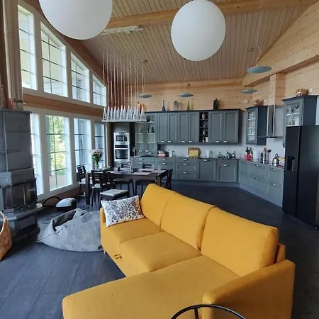 Beautiful House And Sauna On The Lake, 175 M2