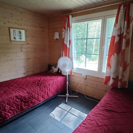 Beautiful House And Sauna On The Lake, 175 M2 *