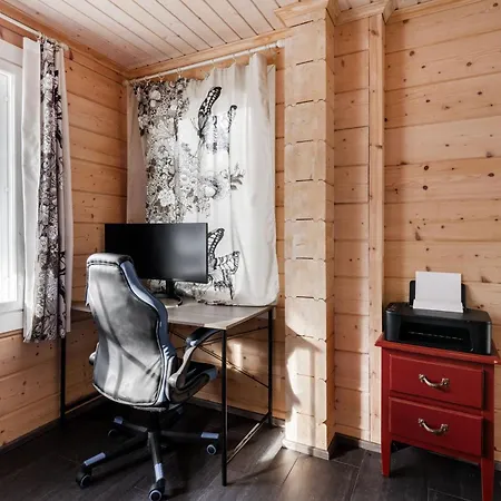 Beautiful House And Sauna On The Lake, 175 M2 *