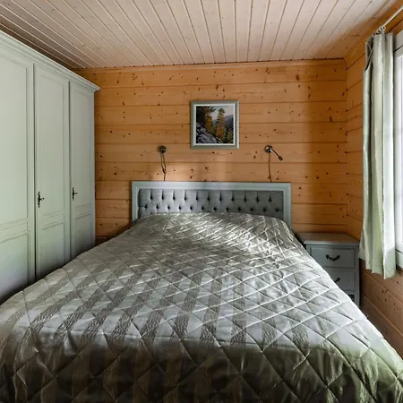 Beautiful House And Sauna On The Lake, 175 M2