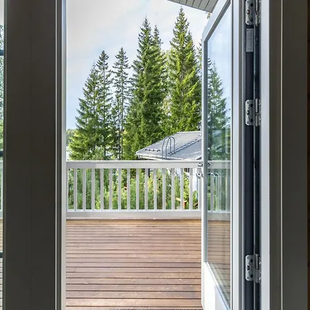 Villa Beautiful House And Sauna On The Lake, 175 M2 *