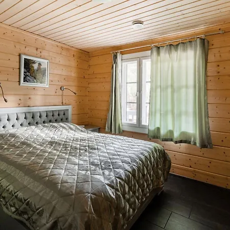 Beautiful House And Sauna On The Lake, 175 M2