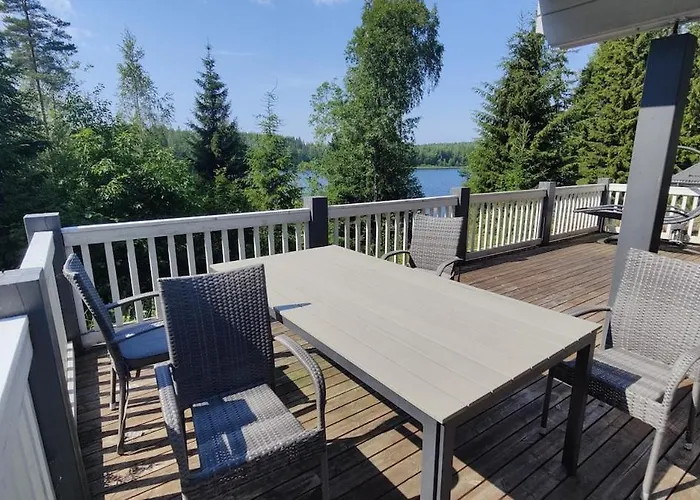 Beautiful House And Sauna On The Lake, 175 M2