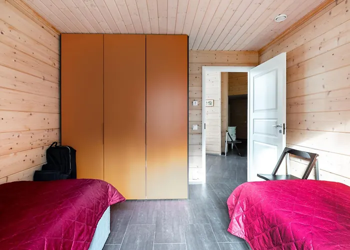 Beautiful House And Sauna On The Lake, 175 M2 *